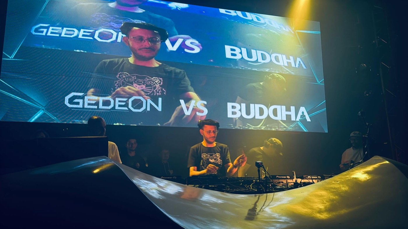GEDEON vs Buddha, back to back en club sous l'écran géant